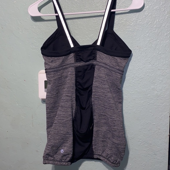 Lululemon - Picture 7 of 9